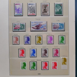 Collection timbres de France 1974-1982 neufs** et oblitérés complet en album Lindner.