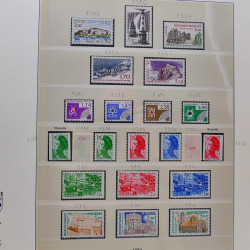 Collection timbres de France 1983-1988 neufs** complet en album Lindner.