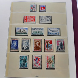 Collection timbres de France 1965-1974 neufs** en album Lindner.