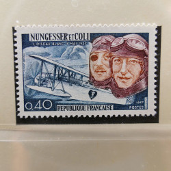 Collection timbres de France 1965-1974 neufs** en album Lindner.