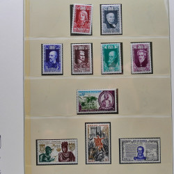 Collection timbres de France 1965-1974 neufs** en album Lindner.