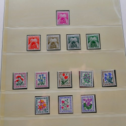 Collection timbres de France 1965-1974 neufs** en album Lindner.