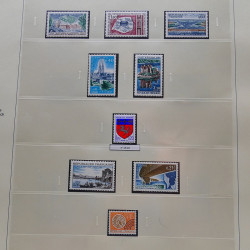 Collection timbres de France 1960-1969 neuf** complet en album Safe.