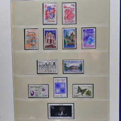 Collection timbres de France 1967-1981 neuf** en album.