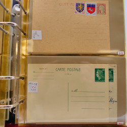Lot d'entiers postaux et PAP de France en un album.