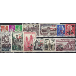 La Réunion surcharge CFA timbres N°331-341 série neuf**.