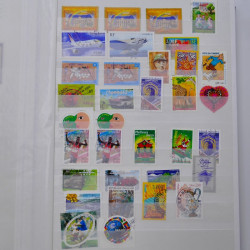 Lot massif de timbres de France et Europe neufs et oblitérés en 9 albums.