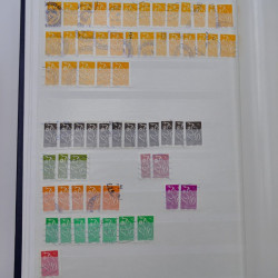 Lot massif de timbres de France et Europe neufs et oblitérés en 9 albums.