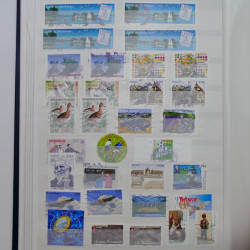 Lot massif de timbres de France et Europe neufs et oblitérés en 9 albums.