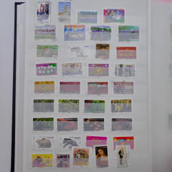 Lot massif de timbres de France et Europe neufs et oblitérés en 9 albums.