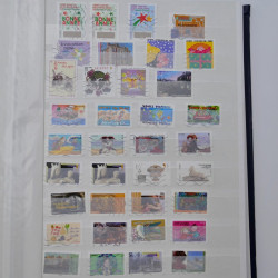 Lot massif de timbres de France et Europe neufs et oblitérés en 9 albums.