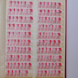 Lot massif de timbres de France et Europe neufs et oblitérés en 9 albums.