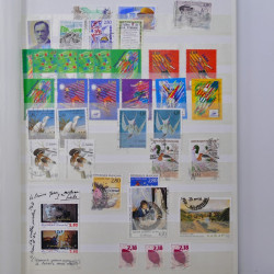 Lot massif de timbres de France et Europe neufs et oblitérés en 9 albums.