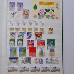 Lot massif de timbres de France et Europe neufs et oblitérés en 9 albums.