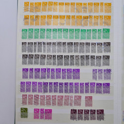 Lot massif de timbres de France et Europe neufs et oblitérés en 9 albums.