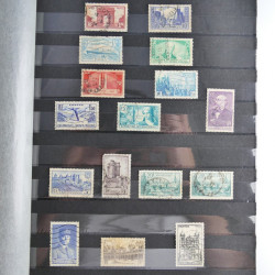 Lot massif de timbres de France et Europe neufs et oblitérés en 9 albums.
