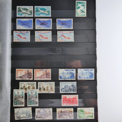 Lot massif de timbres de France et Europe neufs et oblitérés en 9 albums.