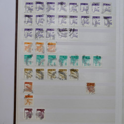 Lot massif de timbres de France et Europe neufs et oblitérés en 9 albums.