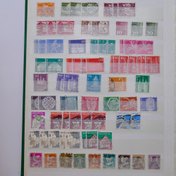 Lot massif de timbres de France et Europe neufs et oblitérés en 9 albums.