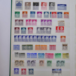 Lot massif de timbres de France et Europe neufs et oblitérés en 9 albums.