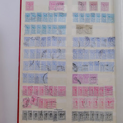 Lot massif de timbres de France et Europe neufs et oblitérés en 9 albums.