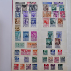 Lot massif de timbres de France et Europe neufs et oblitérés en 9 albums.