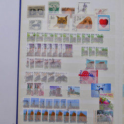 Lot massif de timbres de France et Europe neufs et oblitérés en 9 albums.