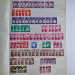 Lot massif de timbres de France et Europe neufs et oblitérés en 9 albums.