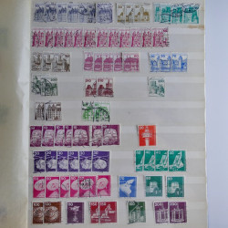 Lot massif de timbres de France et Europe neufs et oblitérés en 9 albums.