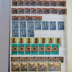 Lot massif de timbres de France et Europe neufs et oblitérés en 9 albums.