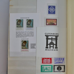 Lot massif de timbres de France et Europe neufs et oblitérés en 9 albums.