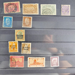 Lot massif de timbres de France et Europe neufs et oblitérés en 9 albums.