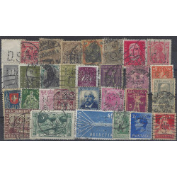 Lot de 30 timbres perforés tous pays oblitérés.