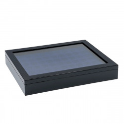 Vitrine en bois laqué pour présenter 60 capsules de champagne.