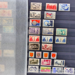 Lot de timbres de France neufs 1940-2000 en un album.