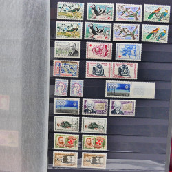 Lot de timbres de France neufs 1940-2000 en un album.