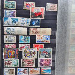 Lot de timbres de France neufs 1940-2000 en un album.