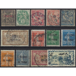 Levant Français lot de 13 timbres émis entre 1886-1943.