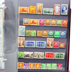 Lot de timbres de France neufs et oblitérés en un album.