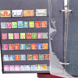 Lot de timbres de France neufs et oblitérés en un album.