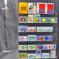 Lot de timbres de France neufs et oblitérés en un album.