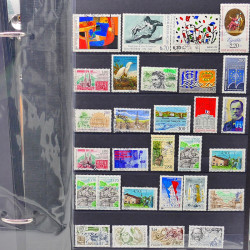 Lot de timbres de France neufs et oblitérés en un album.