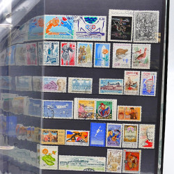 Lot de timbres de France neufs et oblitérés en un album.