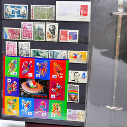 Lot de timbres de France neufs et oblitérés en un album.