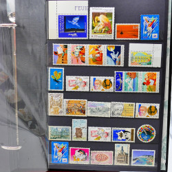 Lot de timbres de France neufs et oblitérés en un album.