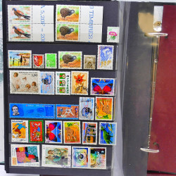 Lot de timbres de France neufs et oblitérés en un album.