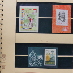 Collection de timbres et blocs de Russie 1959-1999 neufs** en 4 albums.