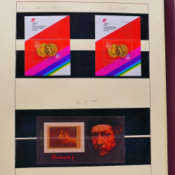 Collection de timbres et blocs de Russie 1959-1999 neufs** en 4 albums.