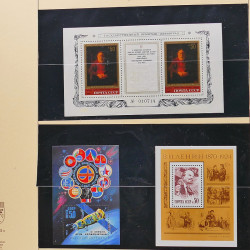 Collection de timbres et blocs de Russie 1959-1999 neufs** en 4 albums.