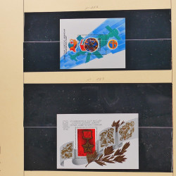 Collection de timbres et blocs de Russie 1959-1999 neufs** en 4 albums.